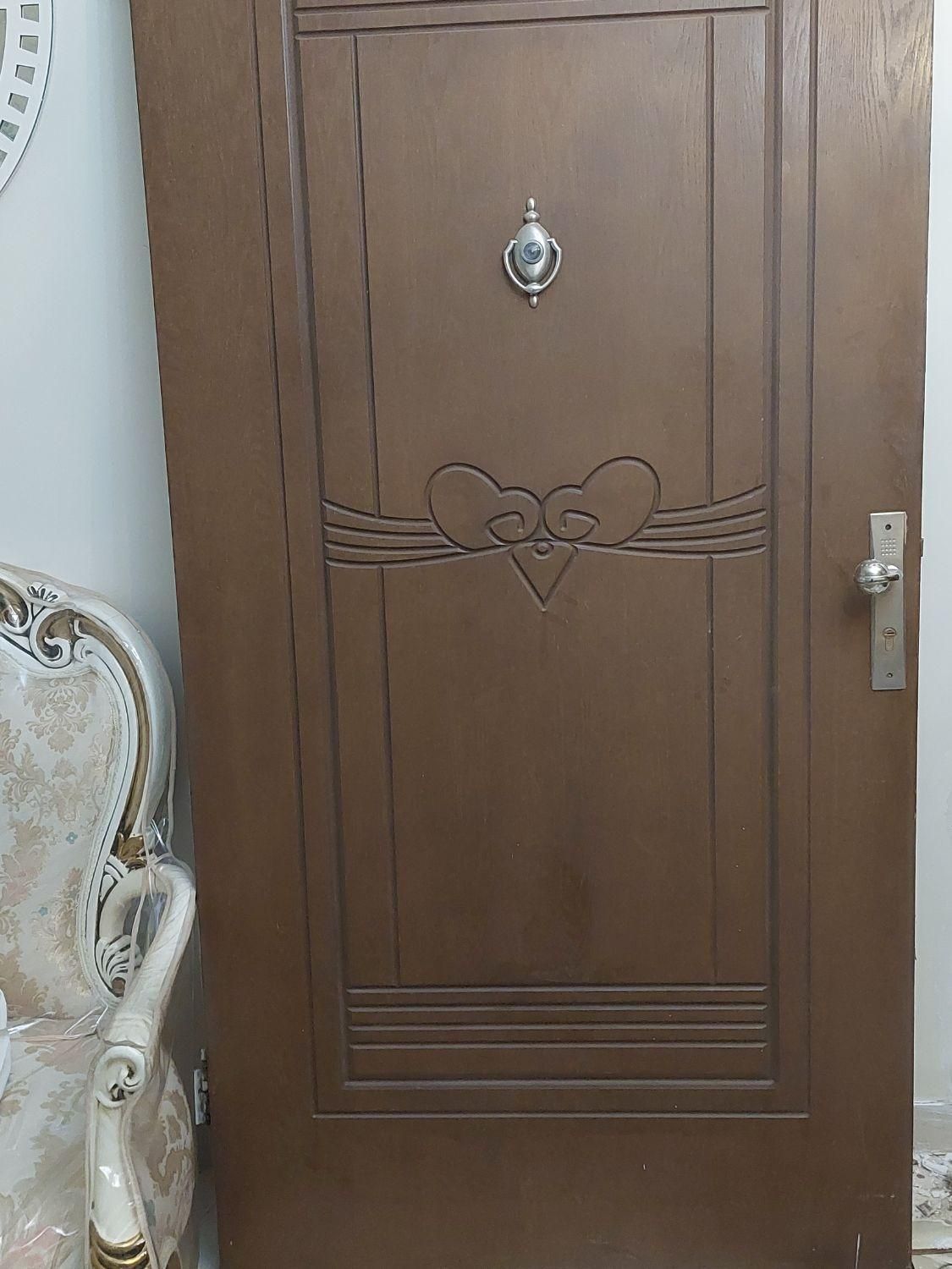 درب چوبی ورودی دست دوم بدون چارچوب|مصالح و تجهیزات ساختمان|تهران, سبلان (لشگر)|دیوار