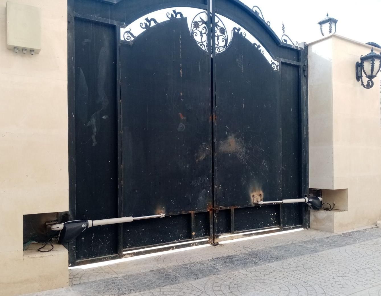 جک درب پارکینگ اتوماتیک درب ریموتی ups|خدمات پیشه و مهارت|کرج, باغستان|دیوار