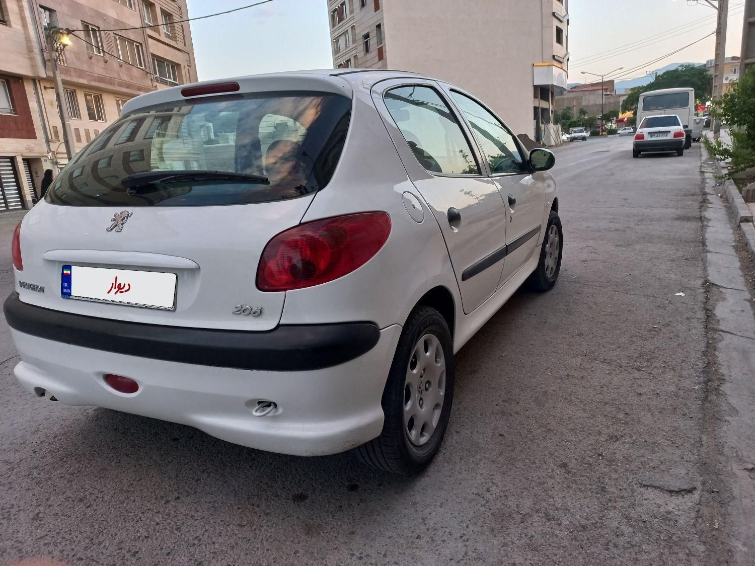 پژو 206 تیپ ۲، مدل ۱۳۹۰|خودرو سواری و وانت|همدان, |دیوار