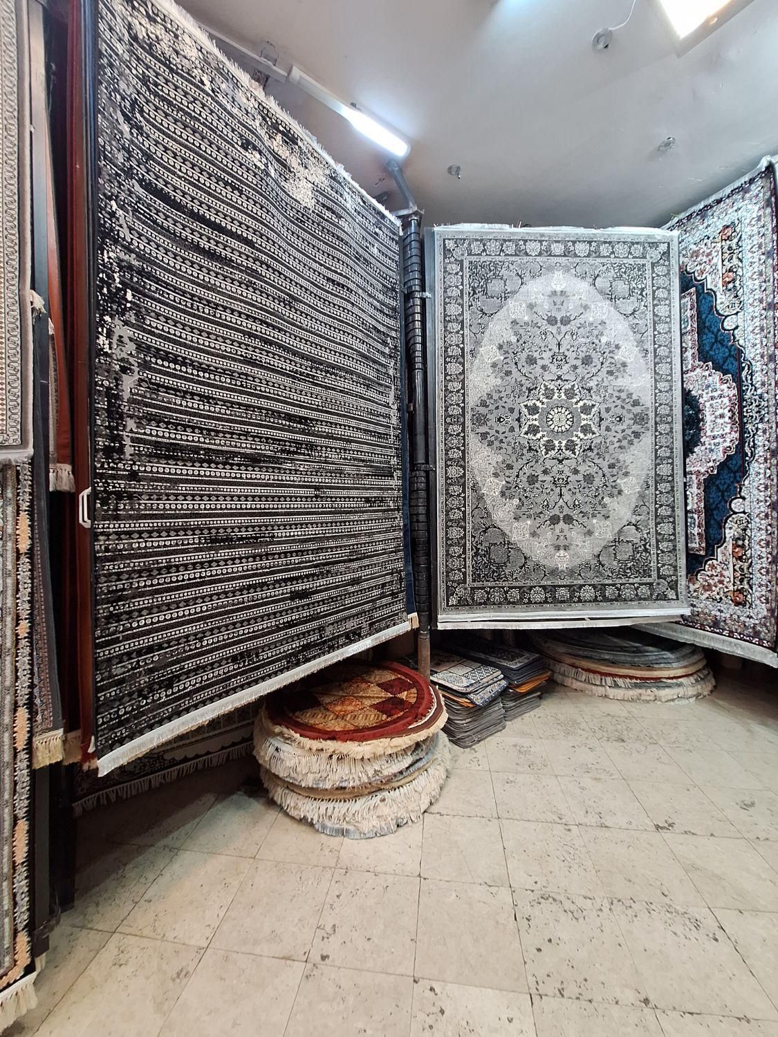 قالی ابریشمی ۶ متر نگارین بسکابادی مشکی|فرش|مشهد, امیر|دیوار