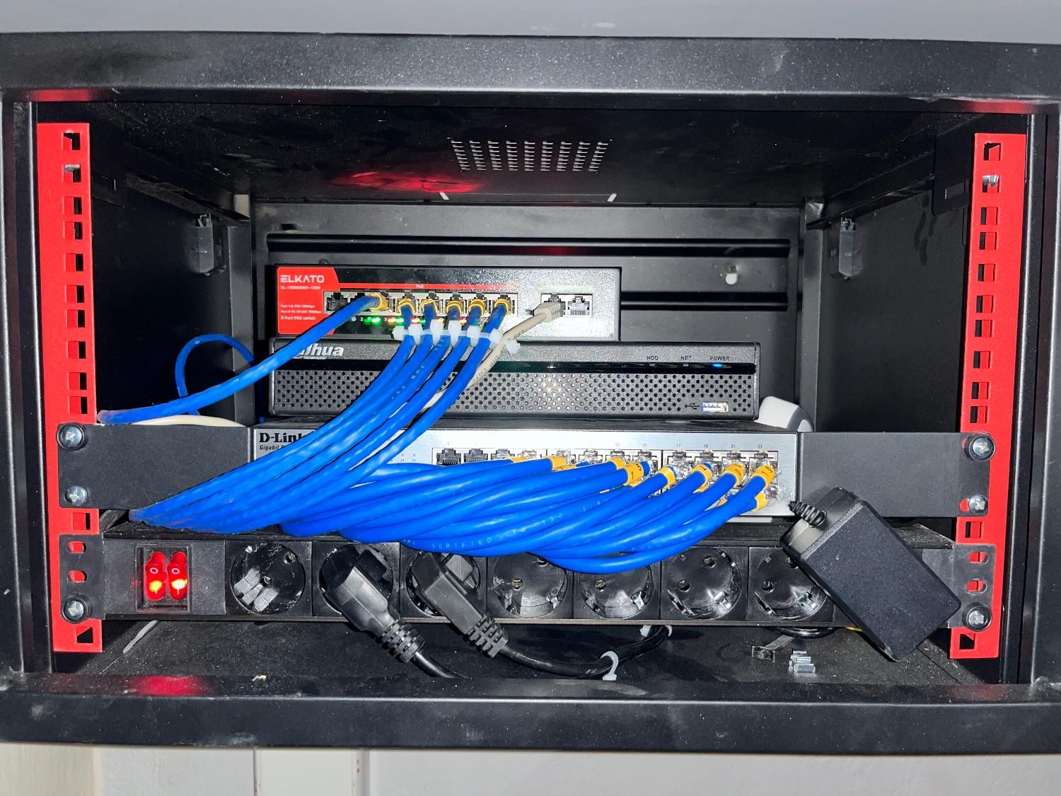 نصب دوربین دزدگیر شبکه سانترال voip ups یو پی اس|خدمات پیشه و مهارت|کرج, گوهردشت|دیوار