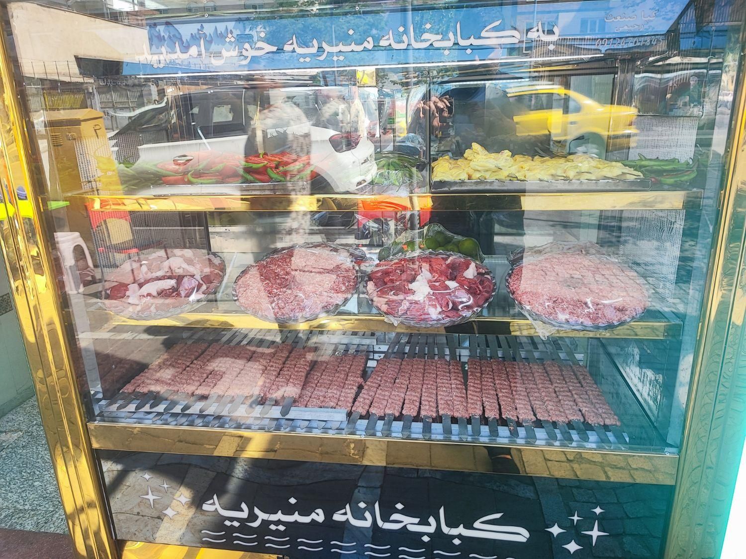 کمک اشپز جوان و فعال|استخدام خدمات فروشگاه و رستوران|تهران, منیریه|دیوار