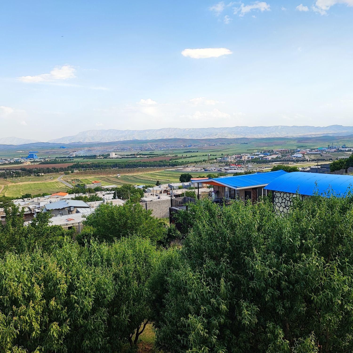 اجاره ویلا باغ و استخر در روستای زیبای چالابه|اجارهٔ کوتاه‌مدت ویلا و باغ|کرمانشاه, |دیوار