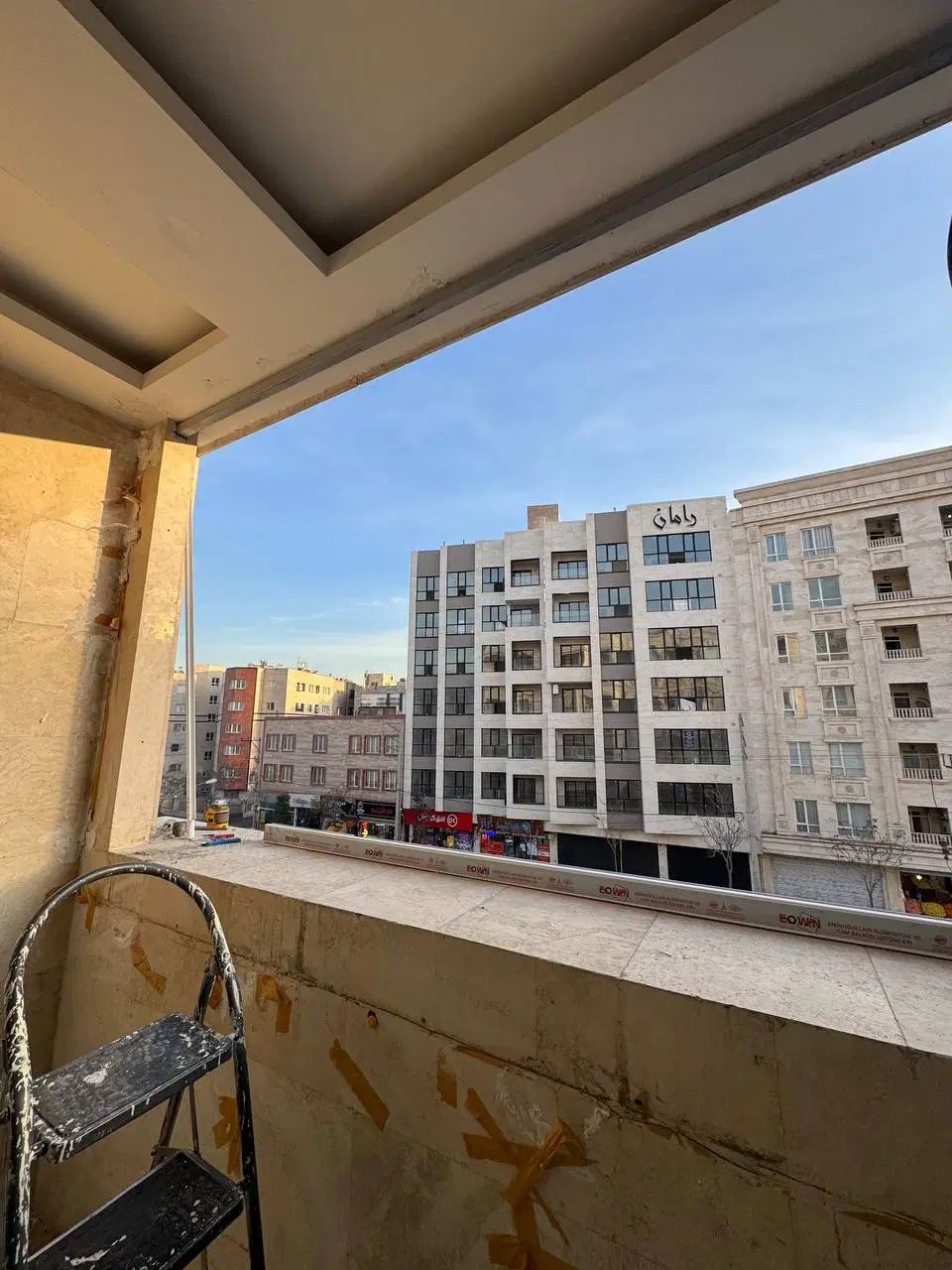 پنجره شیشه‌ای شیک و کاربردی و قیمت مناسب|مصالح و تجهیزات ساختمان|مشهد, جاهد شهر|دیوار