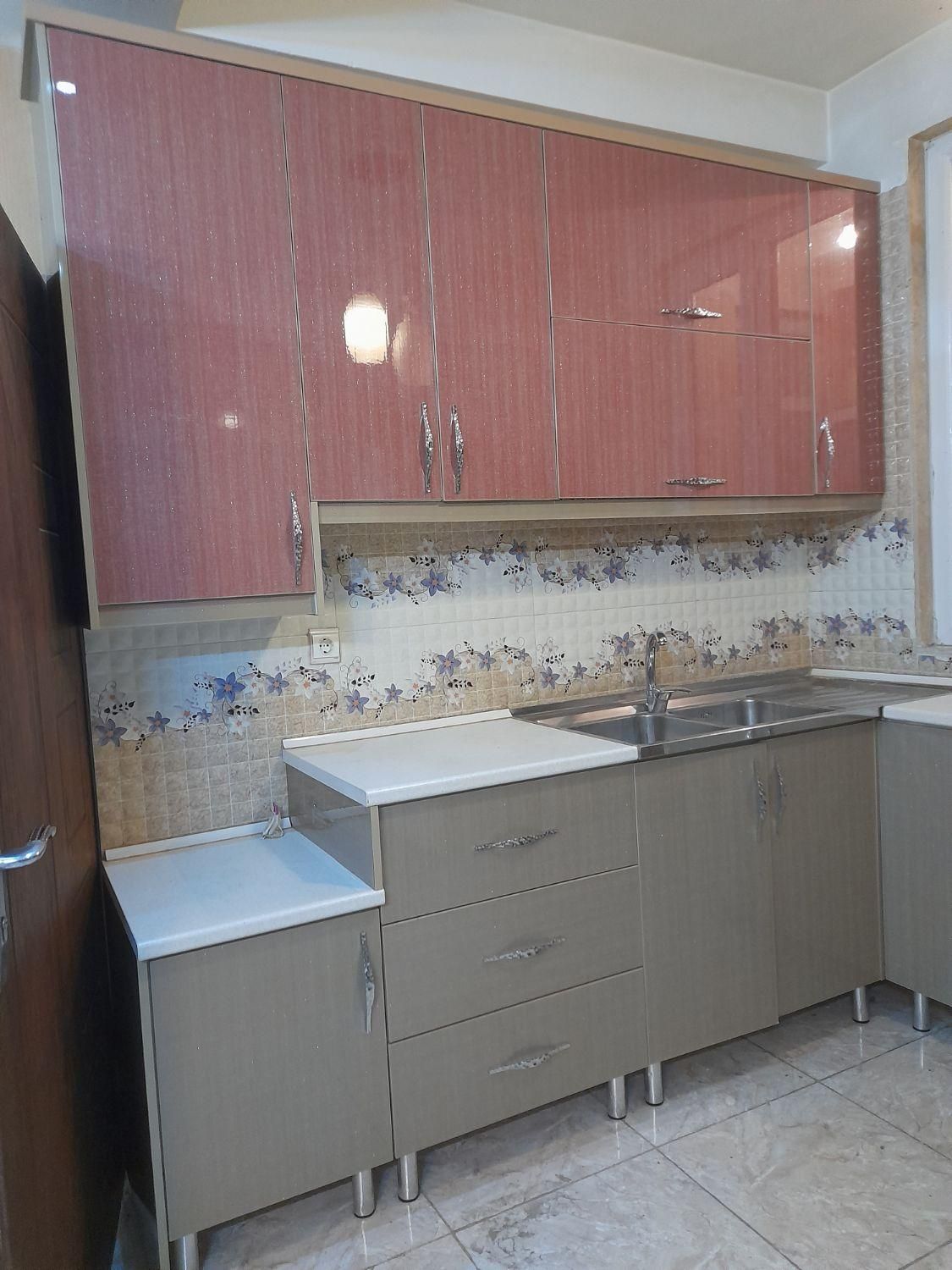 6مترکابینت هایگلس براق سالم به همراه هودوگاز داتیس|مصالح و تجهیزات ساختمان|تهران, یاخچی‌آباد|دیوار