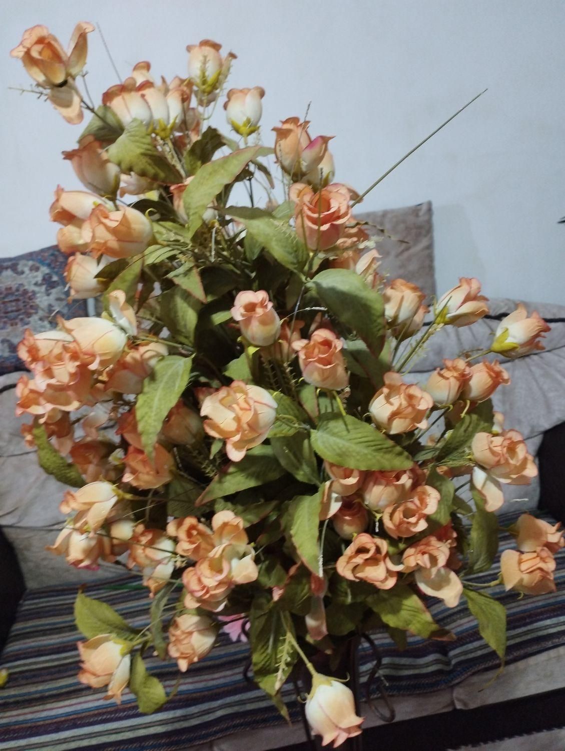 گل مصنوعی  سالم و خوشگل مناسب برای سالن و مغازه|گل مصنوعی|محمدشهر, |دیوار