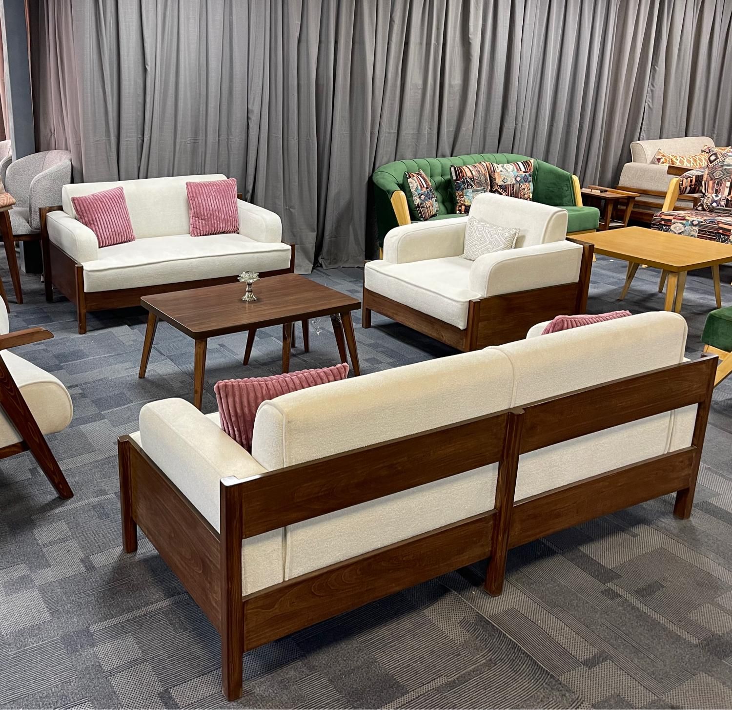 مبل مینیمال راحتی lorenzo|مبلمان خانگی و میز عسلی|تهران, یافت آباد جنوبی|دیوار