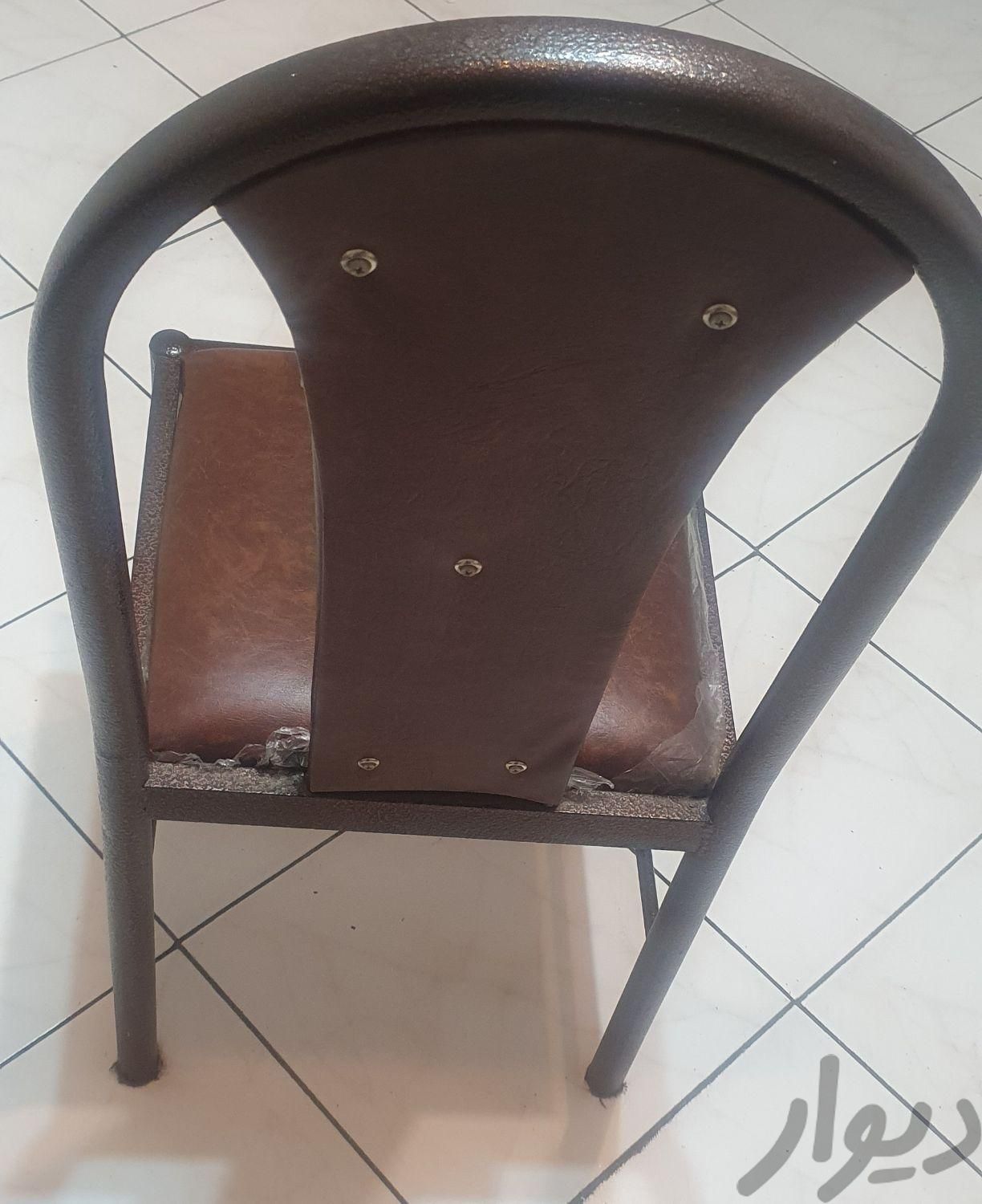 صندلی فلزی سالم ولی کارکرده یک عدد مناسب کار دفتری|صندلی و نیمکت|تهران, دزاشیب|دیوار