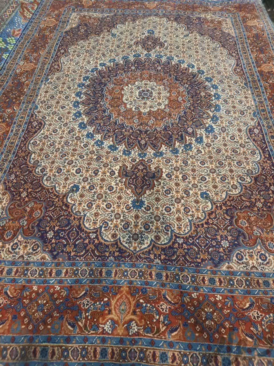فرش دستبافت بیرجند ماهی|فرش|مشهد, آیت الله خامنه‌ای|دیوار
