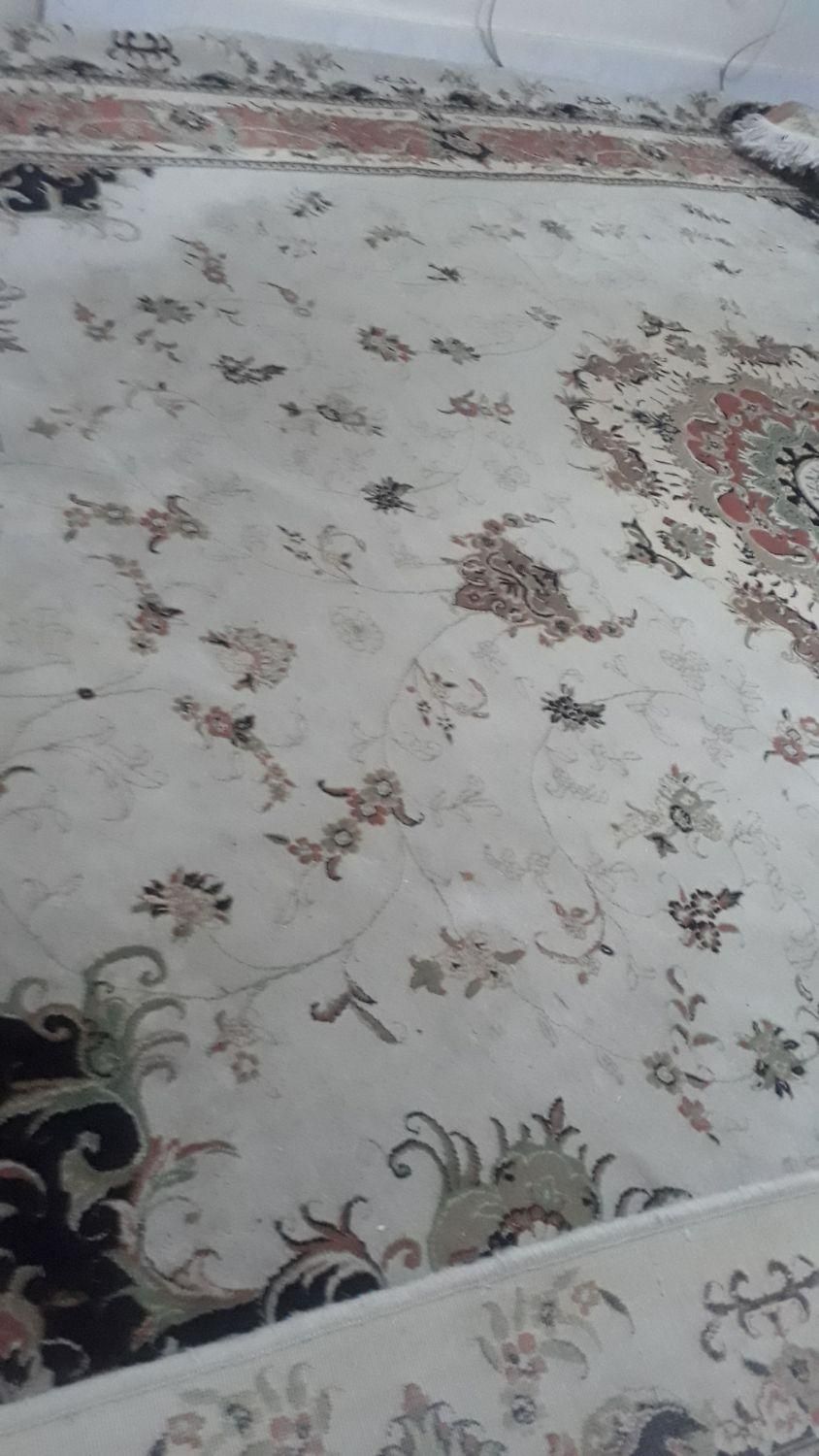 فرش ماشینی۹متری وگلیم فرش۴متری ۵۵۰۰۰۰ وکناره|فرش|تهران, دولاب|دیوار