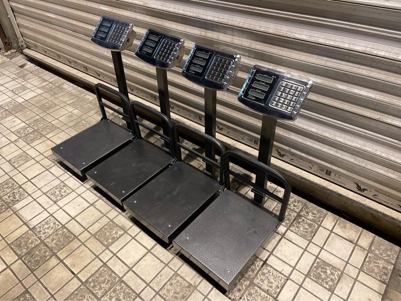 ترازو باسکول صدوپنجاه وسیصد کیلو|فروشگاه و مغازه|کرج, ساسانی (قلمستان)|دیوار