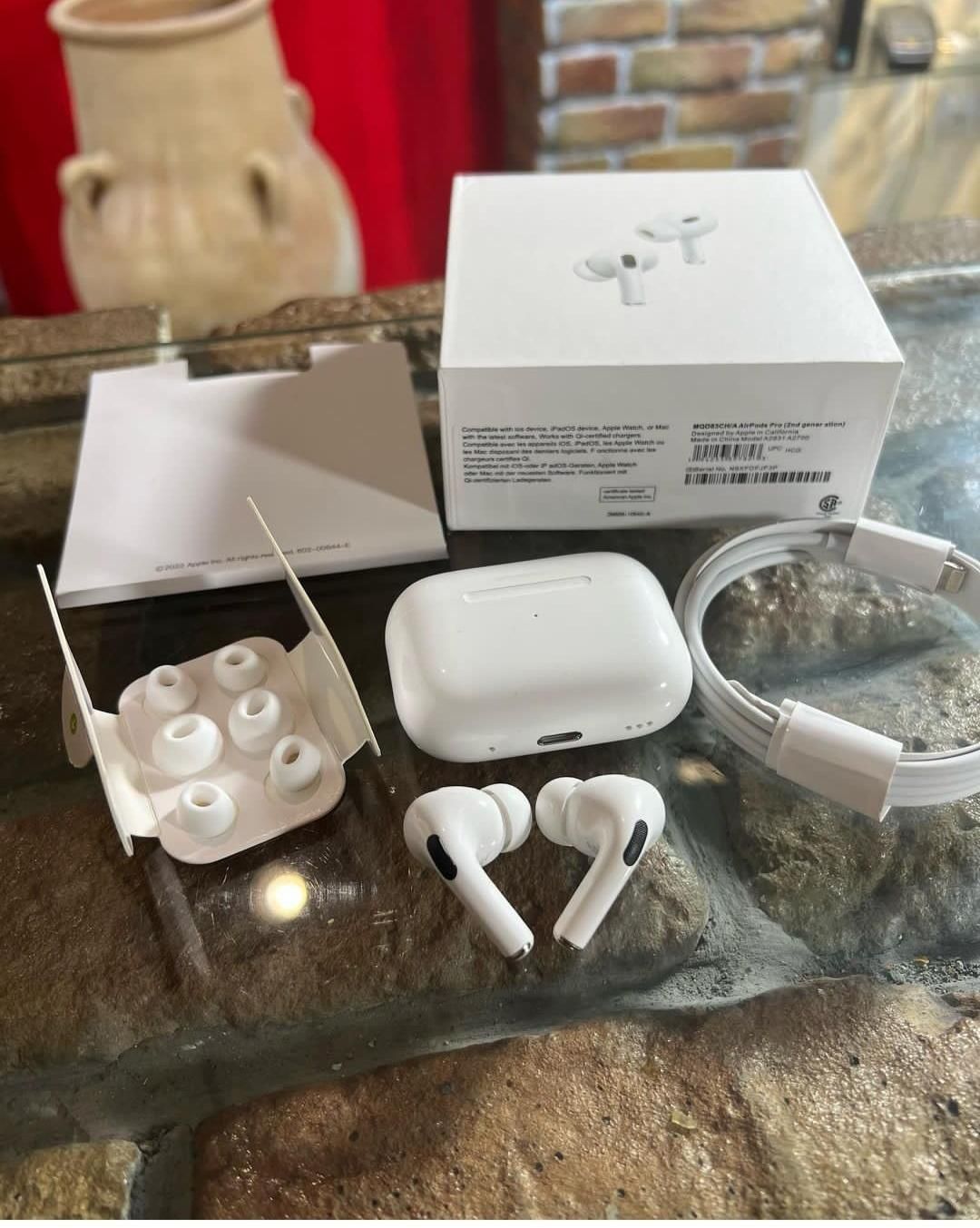 ایرپاد پرو۲ airpods pro2 سوپر فول کپی با گارانتی|لوازم جانبی موبایل و تبلت|تهران, جنت‌آباد جنوبی|دیوار