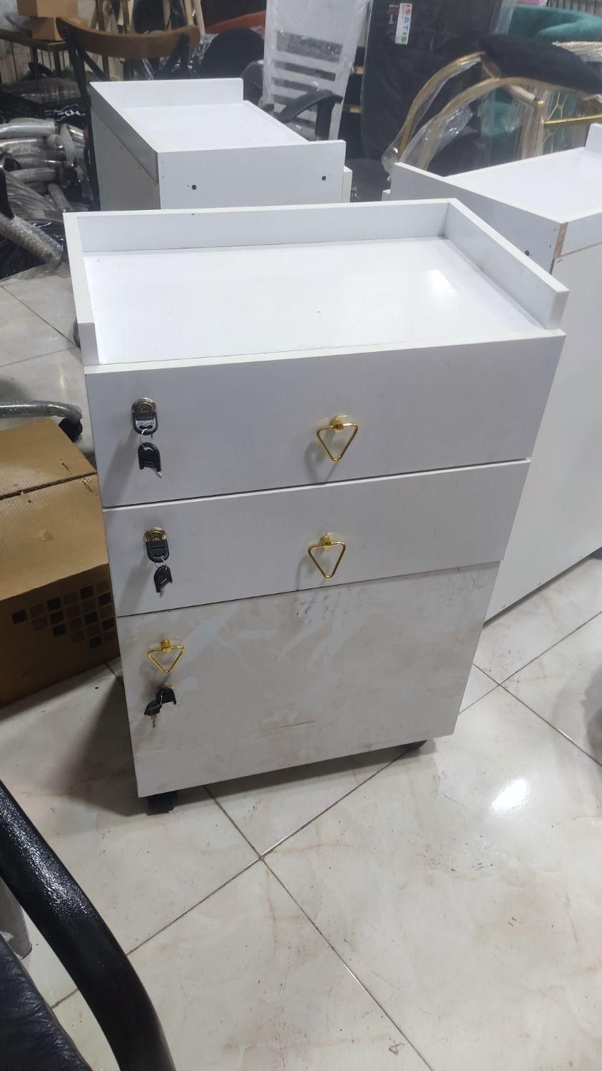 ترولی چوبی|آرایشگاه و سالنهای زیبایی|رشت, امین الضرب|دیوار