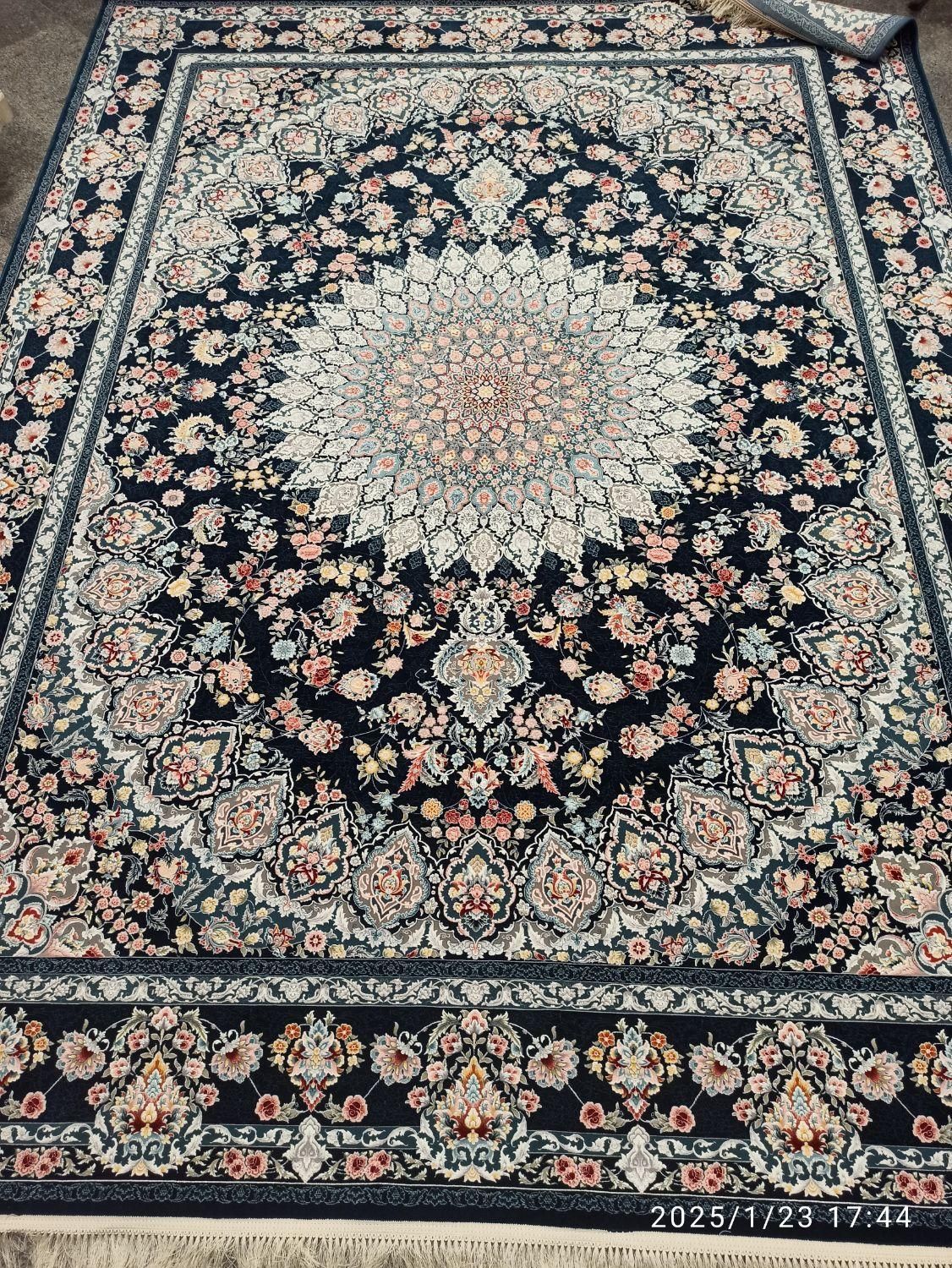 یک تخته 12 و یک تخت ۹ متری ۱۲۰۰ شانه نو آکبند|فرش|مشهد, شهرک رازی (شهرک غرب)|دیوار