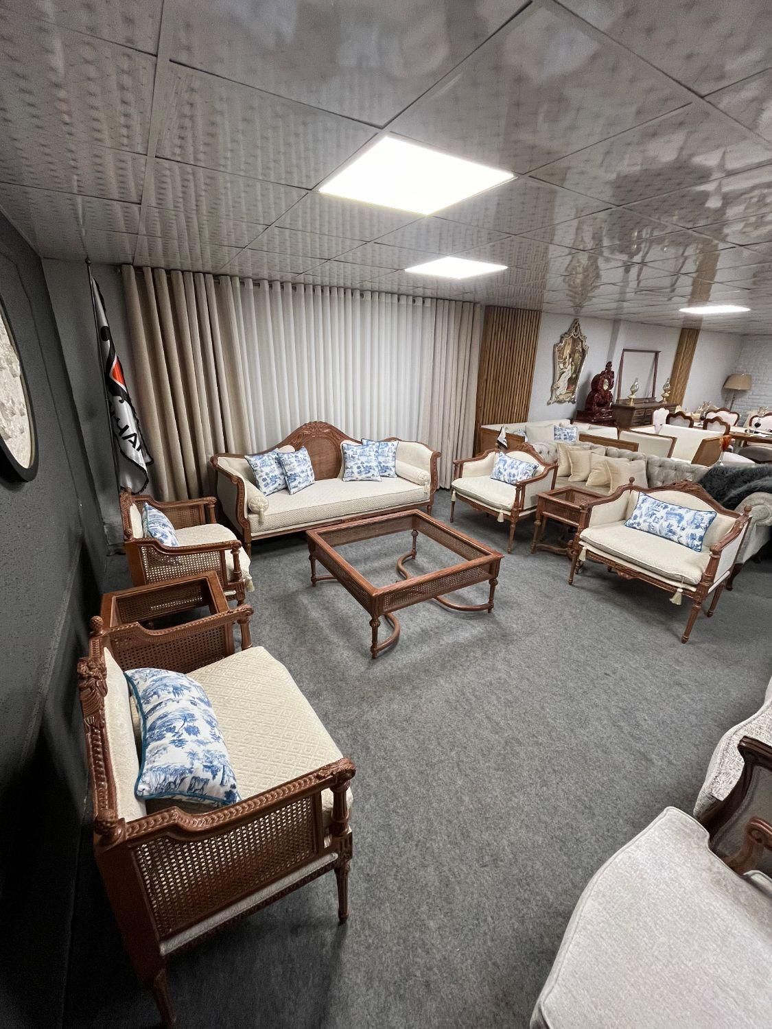 مبل کلاسیک کاجی / فرانسوی|مبلمان خانگی و میز عسلی|تهران, اتحاد|دیوار