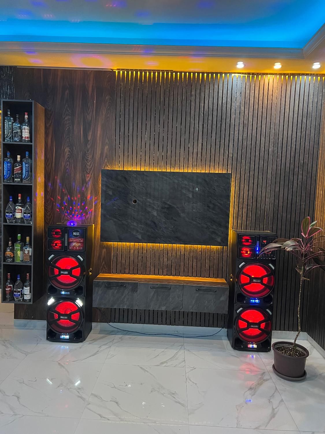 اجاره ویلا شیک و لوکس تبریز باسمنج جاده هروی|اجارهٔ کوتاه‌مدت ویلا و باغ|تبریز, |دیوار