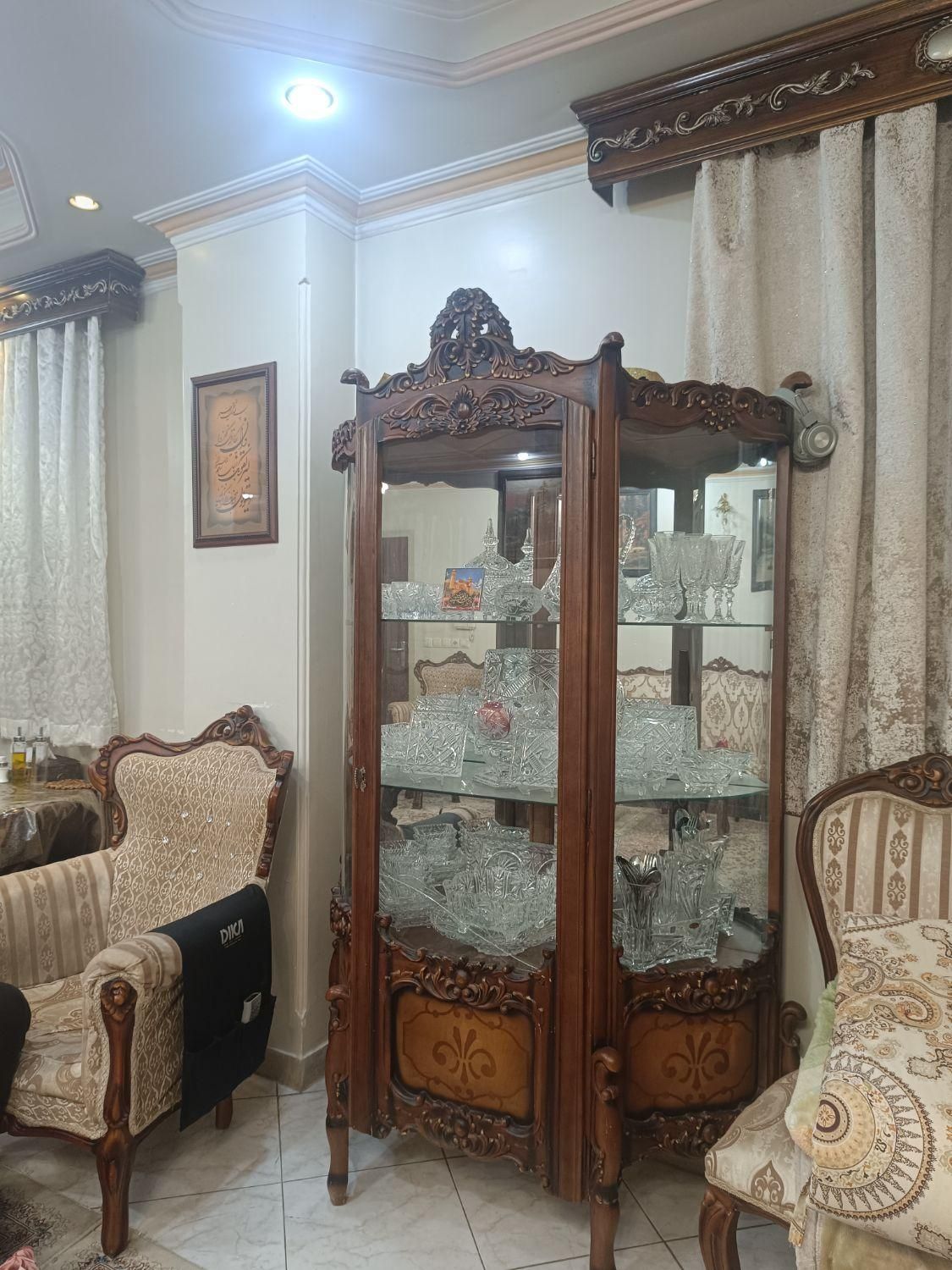 ویترین چوب راش سلطنتی|بوفه، ویترین، کنسول|تهران, خانی‌آباد|دیوار