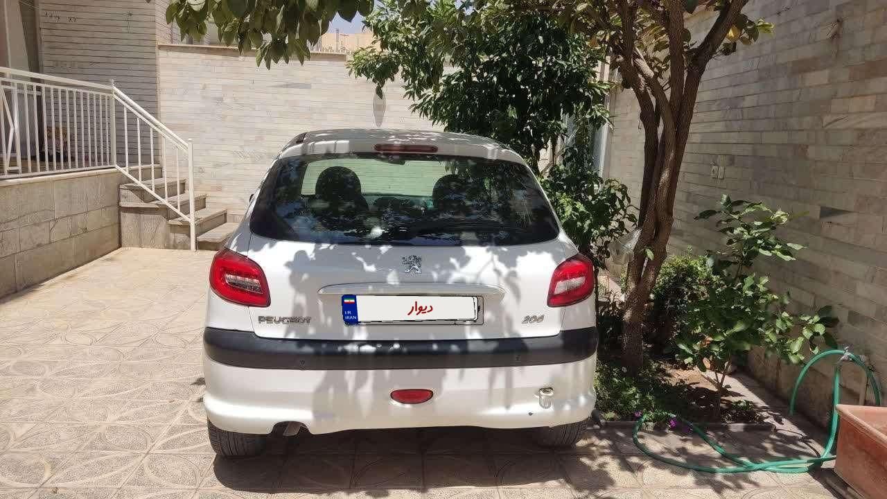 پژو۲۰۶/ تیپ ۵/مدل۹۷/ عروسک/بدونه رنگ|خودرو سواری و وانت|اصفهان, کوی امیریه|دیوار