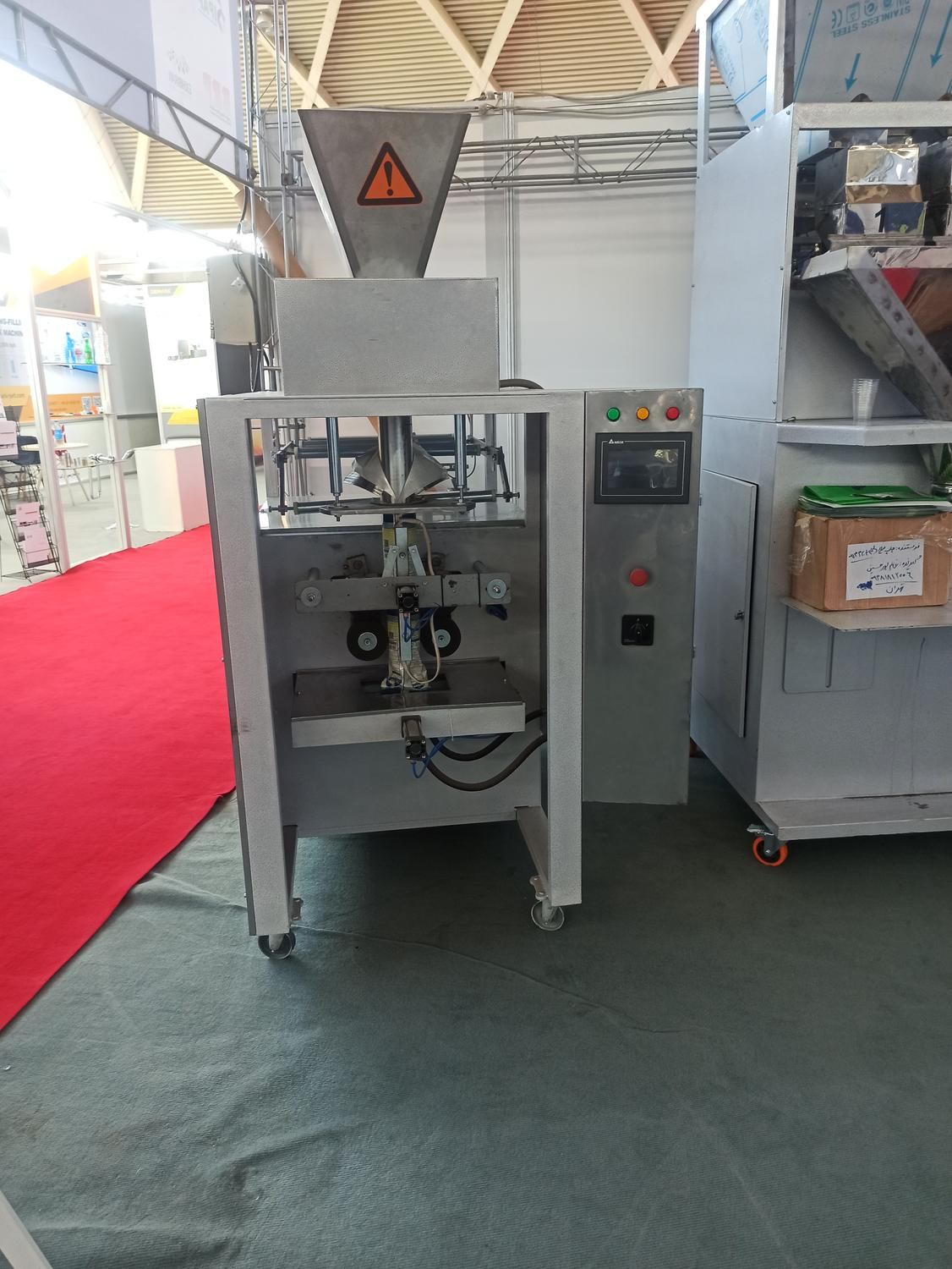 دستگاه بسته بندی نمک احلام|ماشین‌آلات صنعتی|فلاورجان, |دیوار