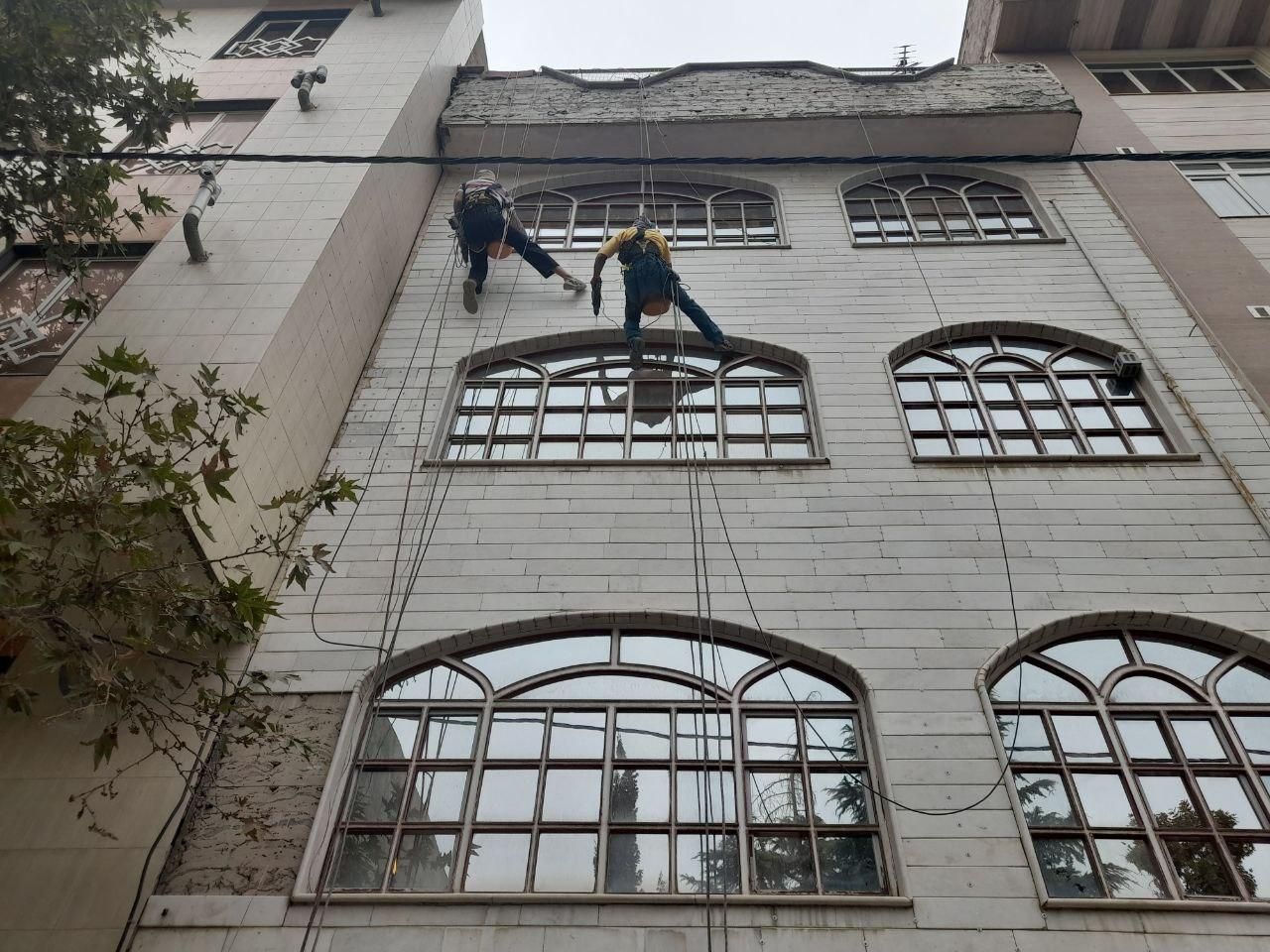 اب بندی پشت بام،نظافت بام،عایق رفع نم رطوبت سنگ|خدمات پیشه و مهارت|ایزدشهر, |دیوار