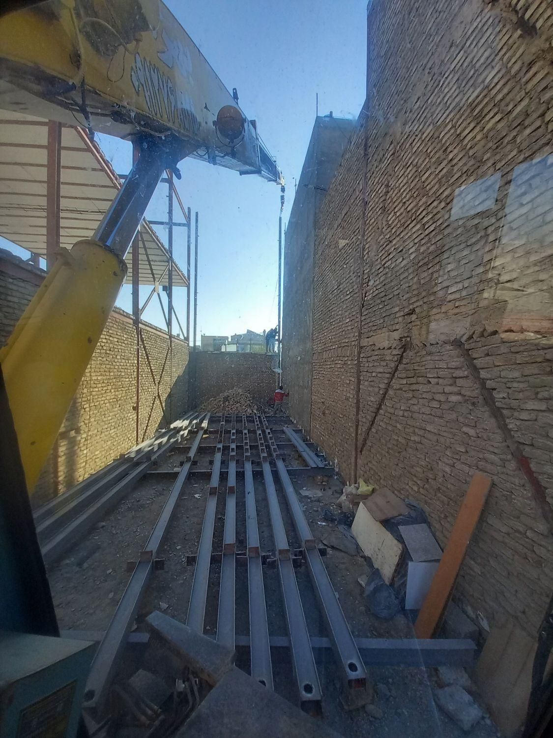 جرثقیل ۷ تن دکل بلندو ۳تن کفی دار(بهزاد)|خدمات حمل و نقل|کرج, کمالشهر|دیوار