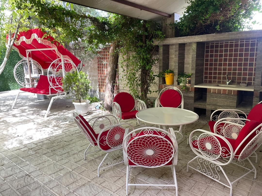 باغ ویلا با استخر ابگرم|اجارهٔ کوتاه‌مدت ویلا و باغ|صدرا-فارس, باغشهر بهارستان صدرا|دیوار