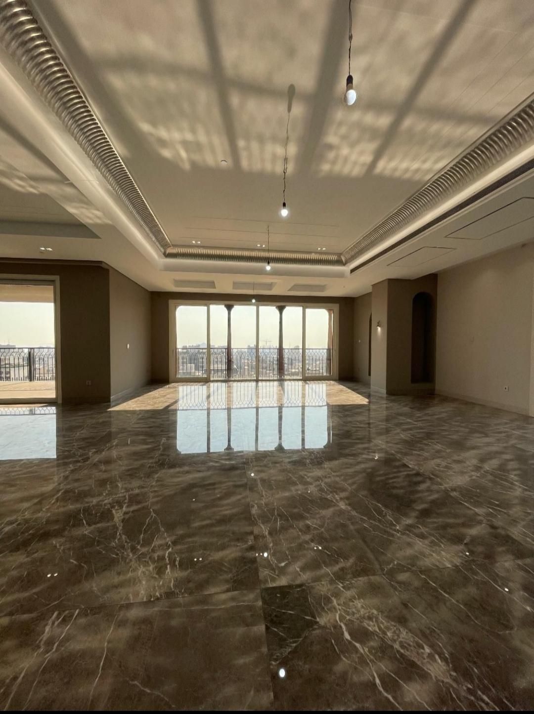 عمارت خاص دروس360متر/نوساز/فول مشاعات/طبقات بالا