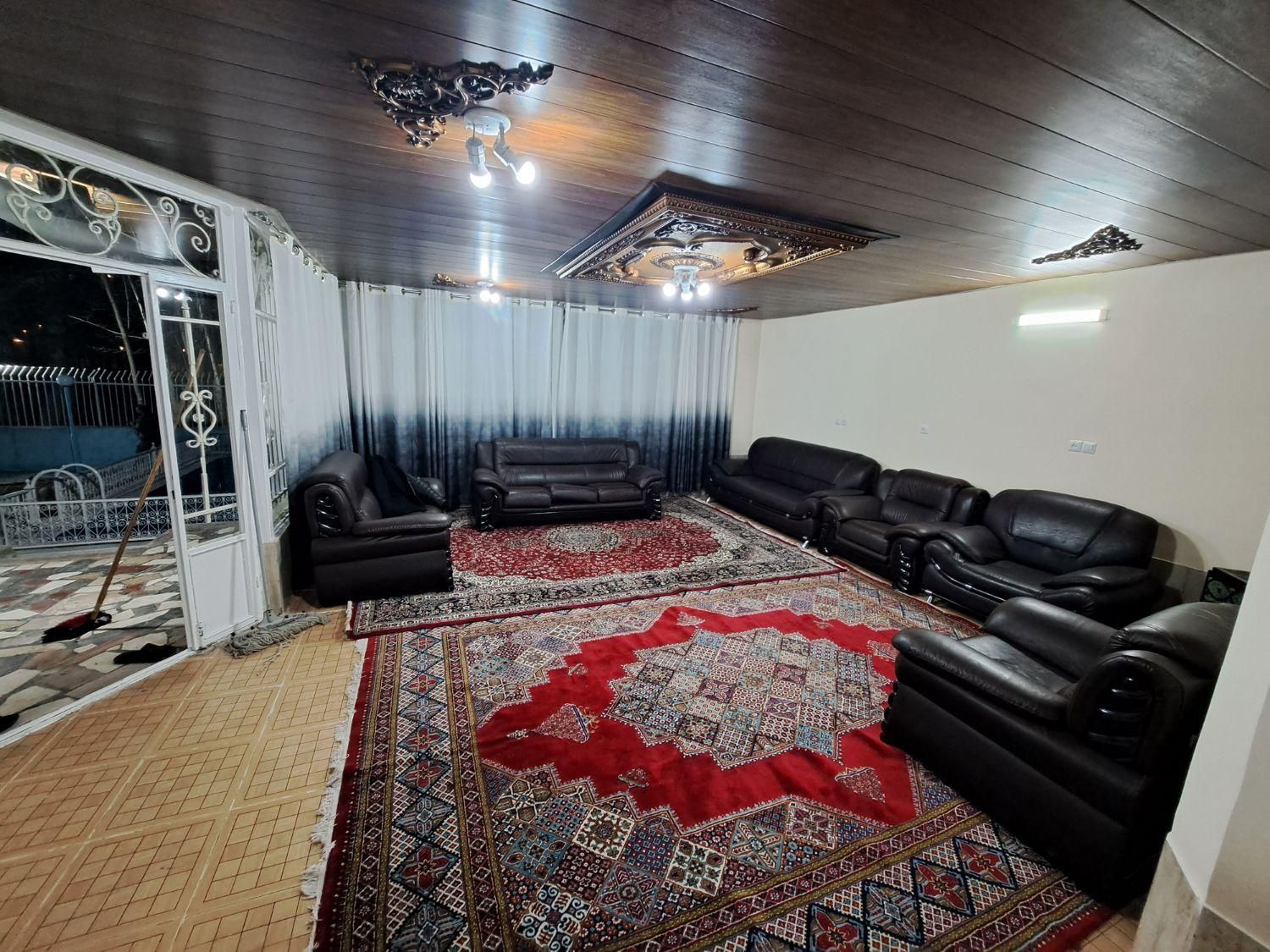 اجاره ویلا 450متری باغبهادران/باغبادران|اجارهٔ کوتاه‌مدت ویلا و باغ|اصفهان, آزادگان|دیوار