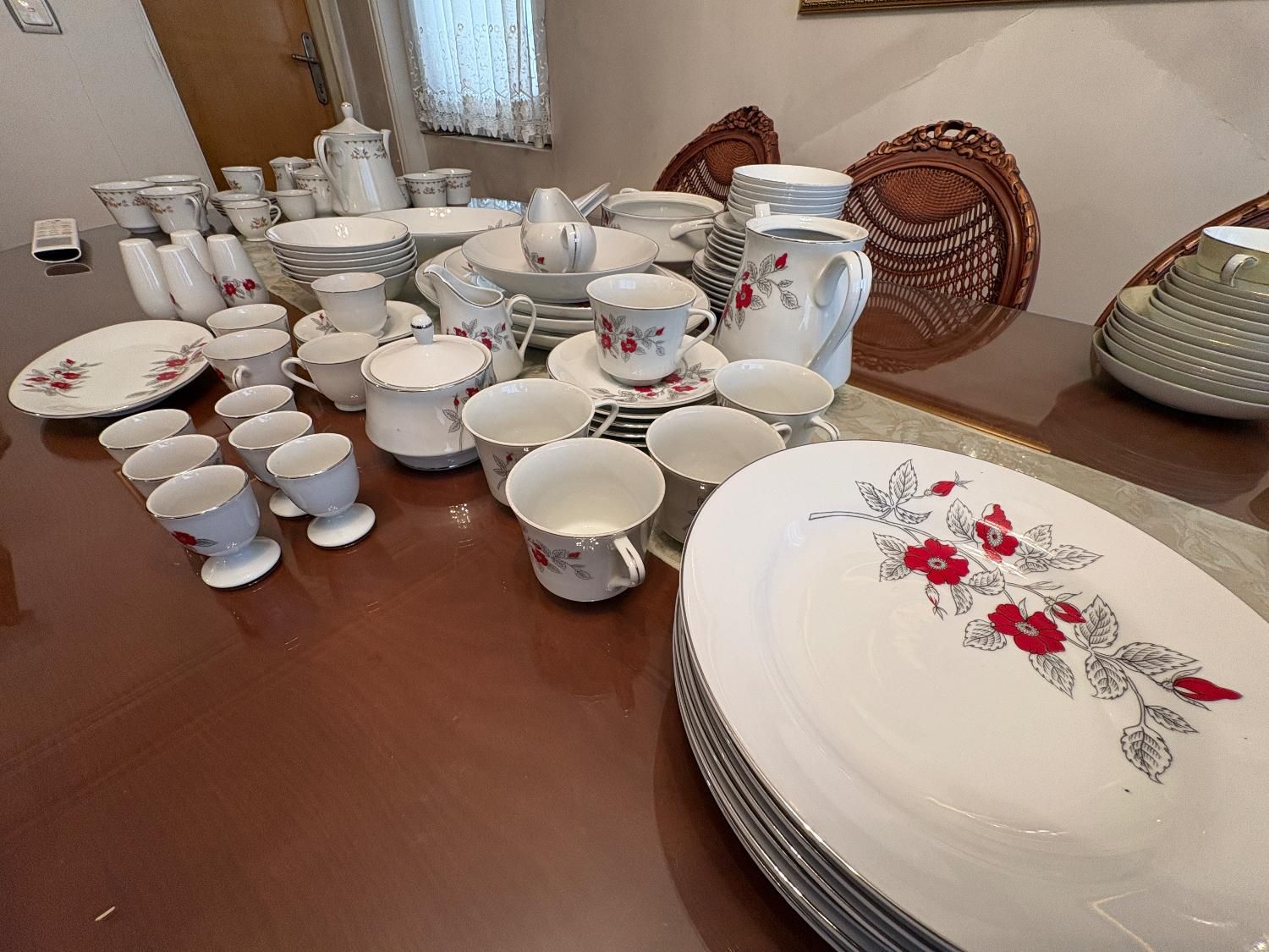 سرویس غذا خوری و پذیرایی ۶ نفره  «بارفتن»|ظروف سرو و پذیرایی|تهران, کوی فراز|دیوار