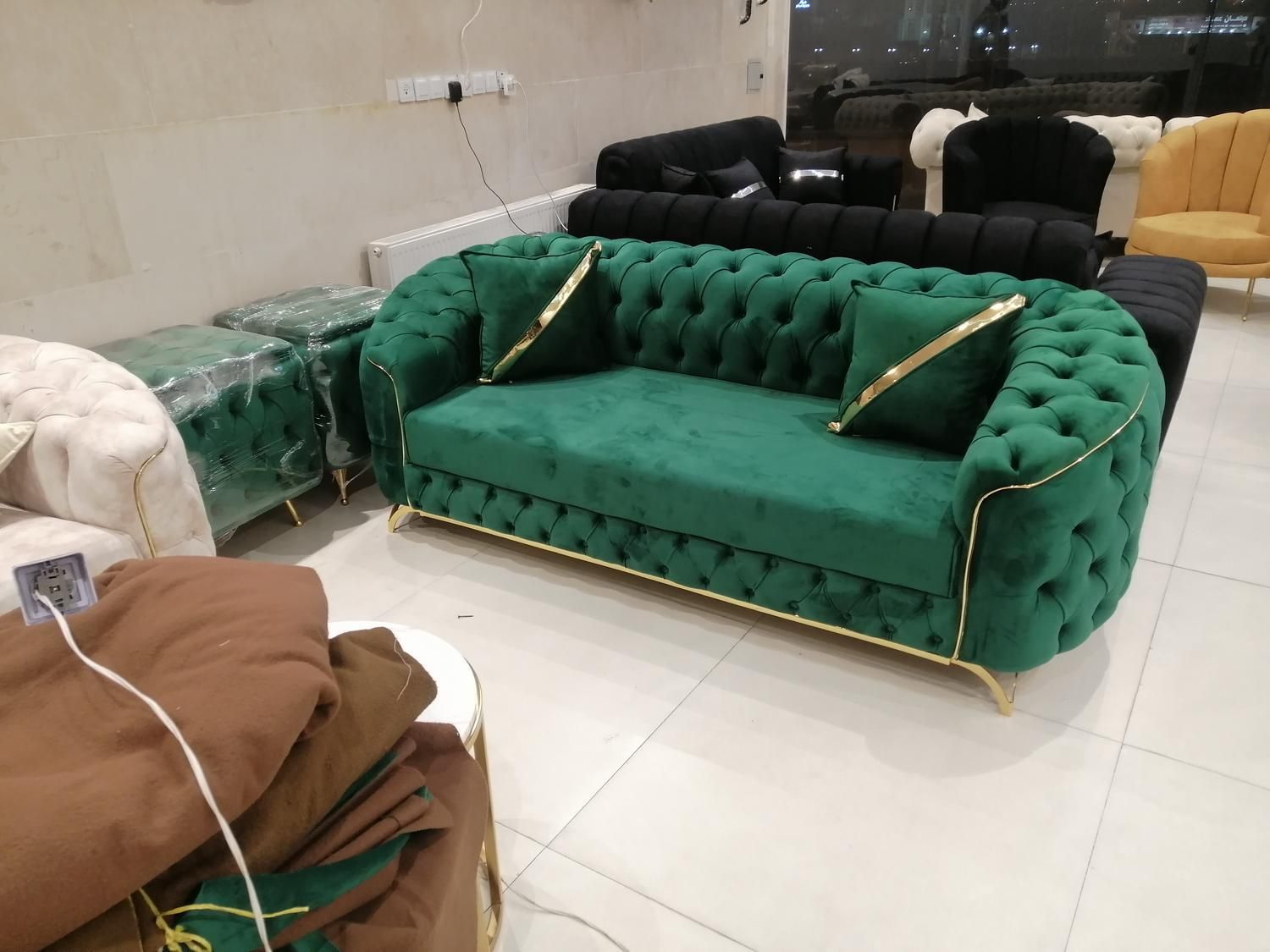 مبل چستر مبل راحتی مبلمان پرو اقساط 12ماه|مبلمان خانگی و میز عسلی|مشهد, وکیلآباد|دیوار