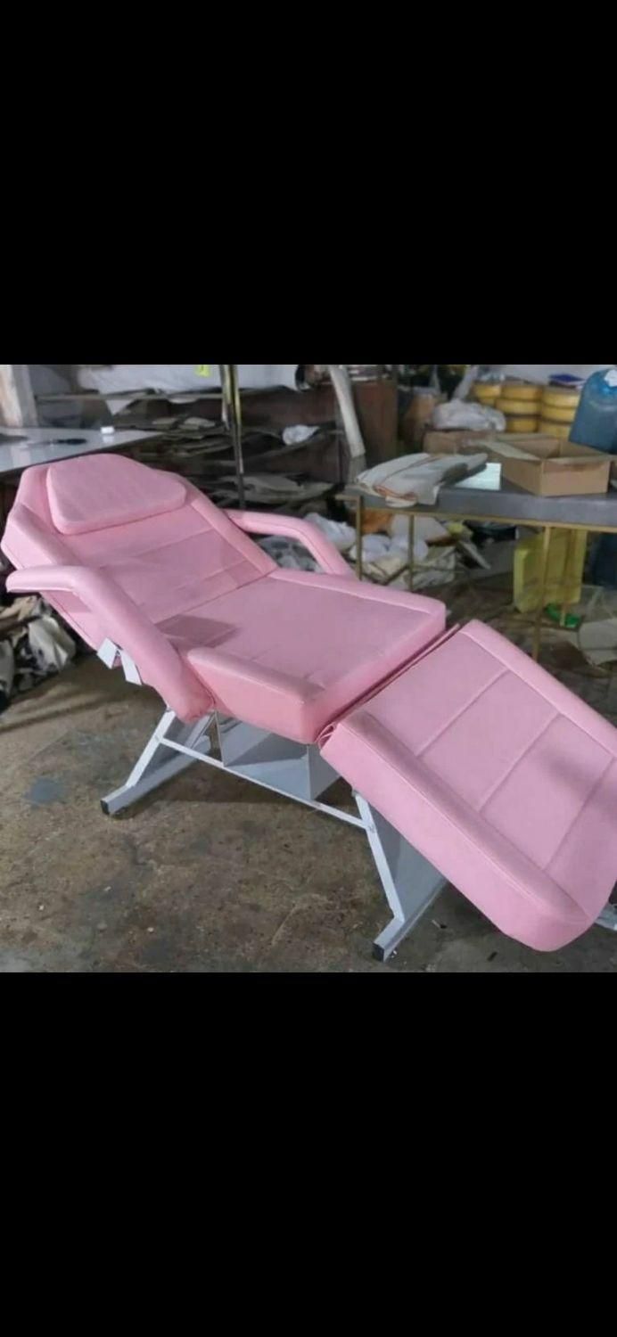 تخت ماساژ.اپیلاسیون.تتو.معاینه|آرایشگاه و سالن‌های زیبایی|تبریز, |دیوار