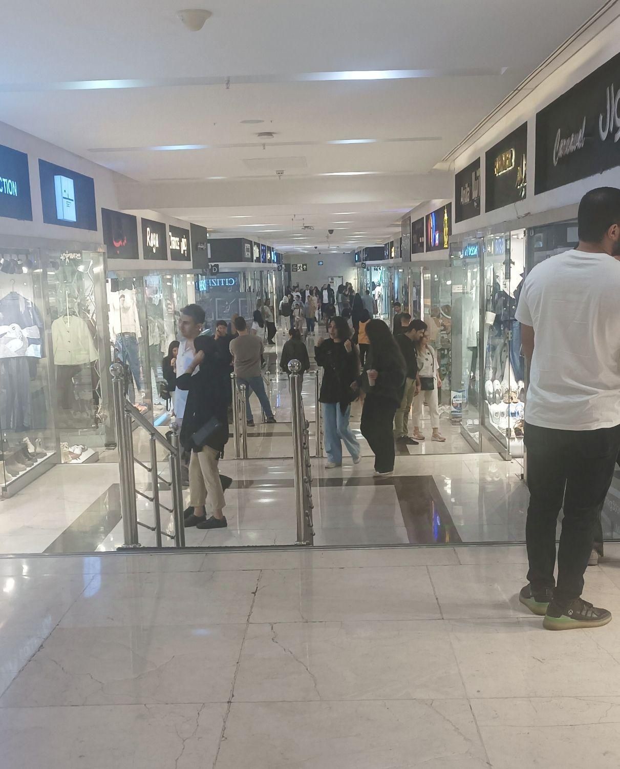 ۱۰متر تجاری دونبش پاساژ کورش مال وید اصلی بورس طلا|فروش مغازه و غرفه|تهران, باغ فیض|دیوار