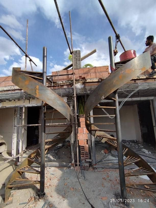 پله معلق، گرد، باکس وسط، استیل|مصالح و تجهیزات ساختمان|پردیس, |دیوار