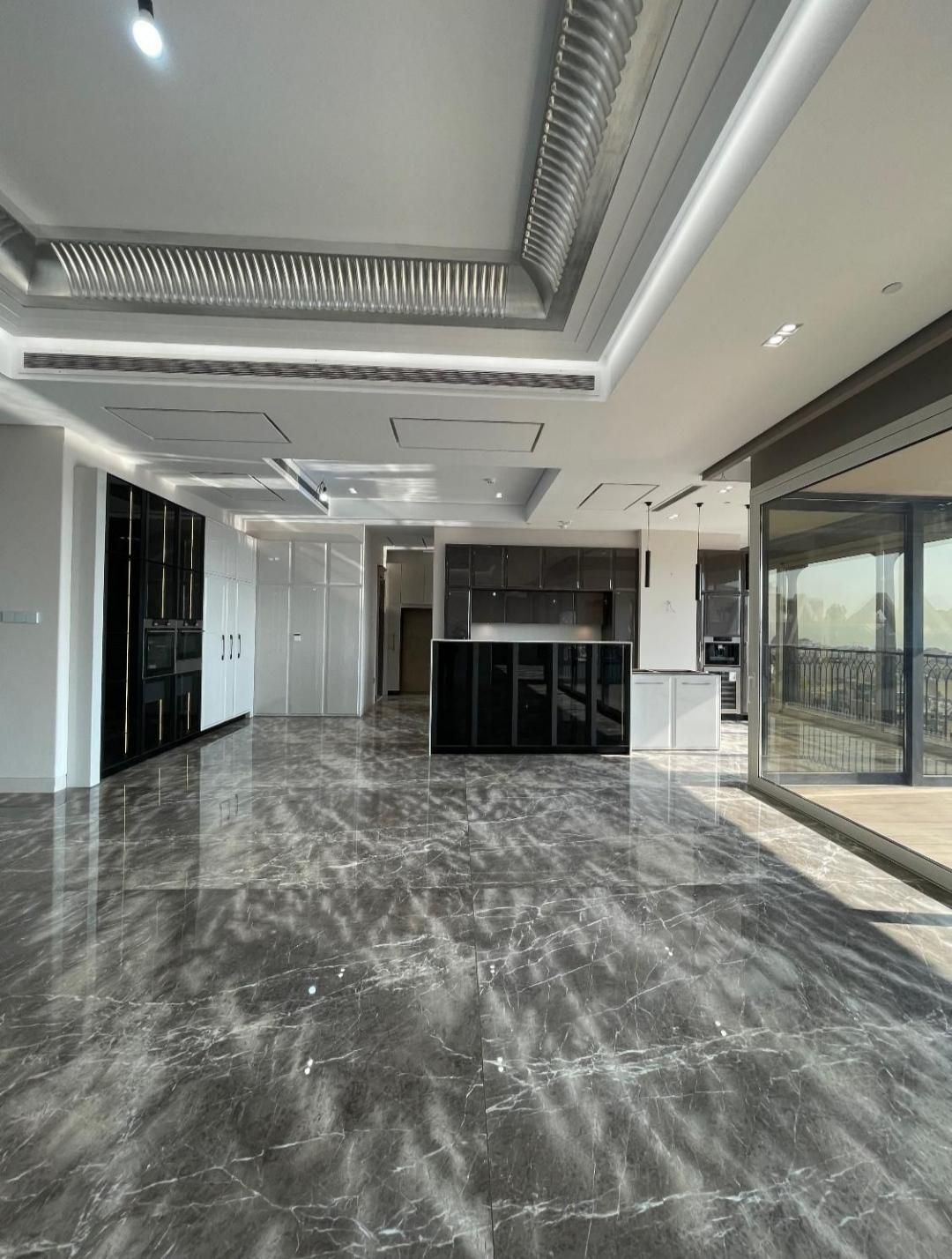 عمارت خاص دروس360متر/نوساز/فول مشاعات/طبقات بالا