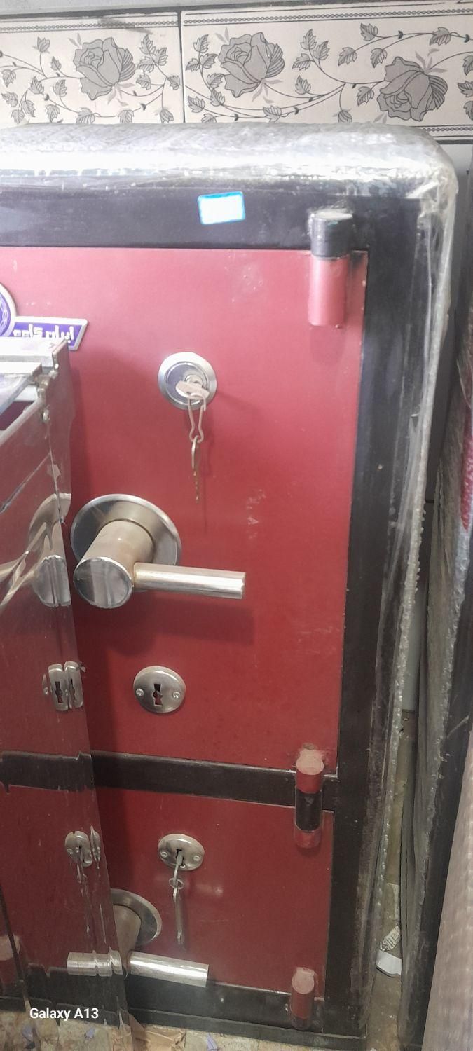 گاوصندوق ایران کاوه درحد نو|فروشگاه و مغازه|نسیم‌شهر, |دیوار