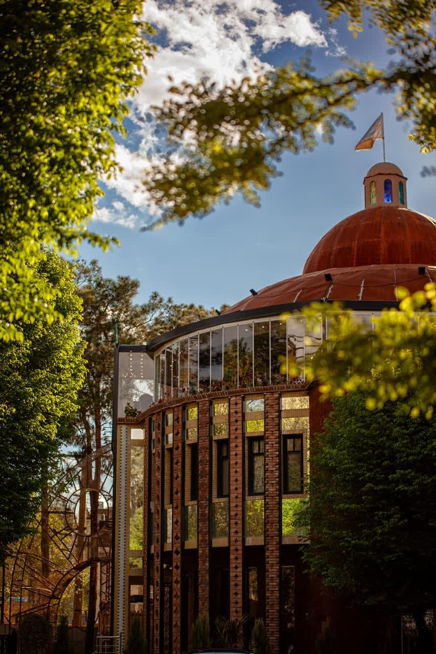 سالندار خوشرو و خوش برخورد|استخدام خدمات فروشگاه و رستوران|یزد, |دیوار