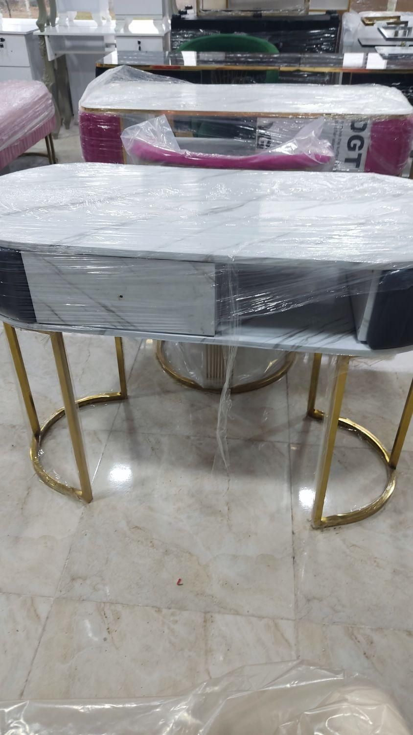 میز ناخن فرتیک|آرایشگاه و سالن‌های زیبایی|رشت, امین الضرب|دیوار