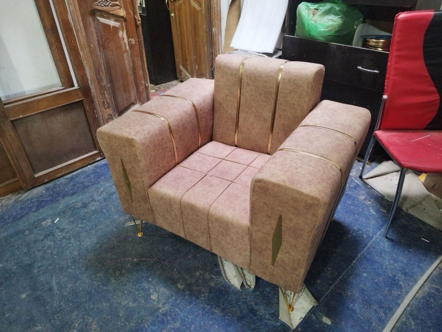 تولیدی مبل ارسطو|مبلمان خانگی و میز عسلی|تبریز, |دیوار