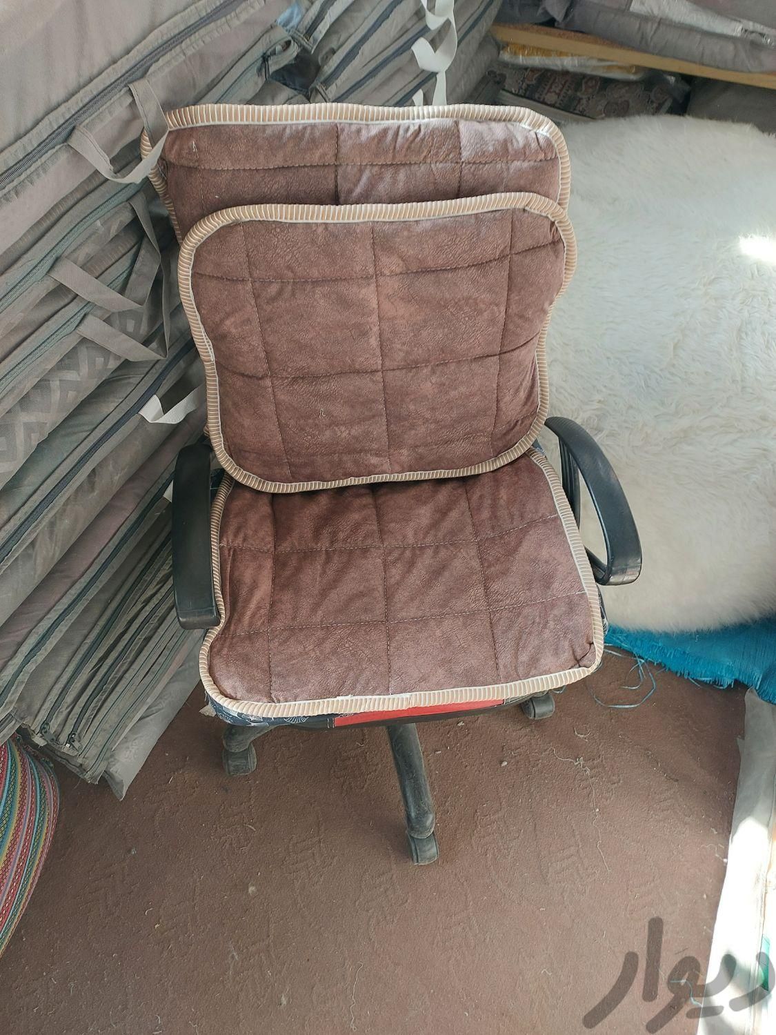 روکش صندلی پشم گوسفندی بصورت لایه نمدی|صندلی و نیمکت|مشهد, فرامرز عباسی|دیوار
