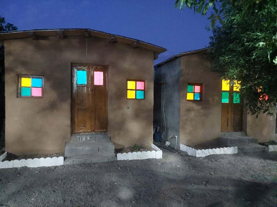 اقامتگاه باغ شاه علی بزنجان|اجارهٔ کوتاه‌مدت آپارتمان و سوئیت|بافت, |دیوار