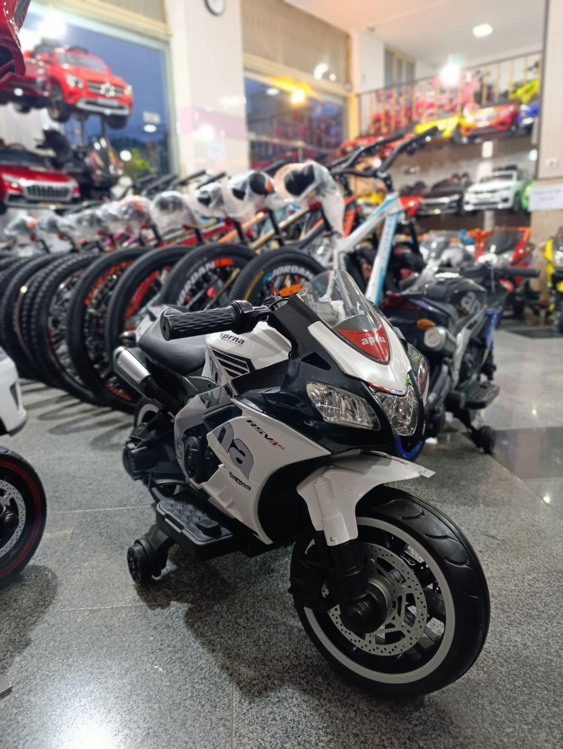 موتور شارژی وسپا clb میدان شورا|اسباببازی|سنندج, |دیوار