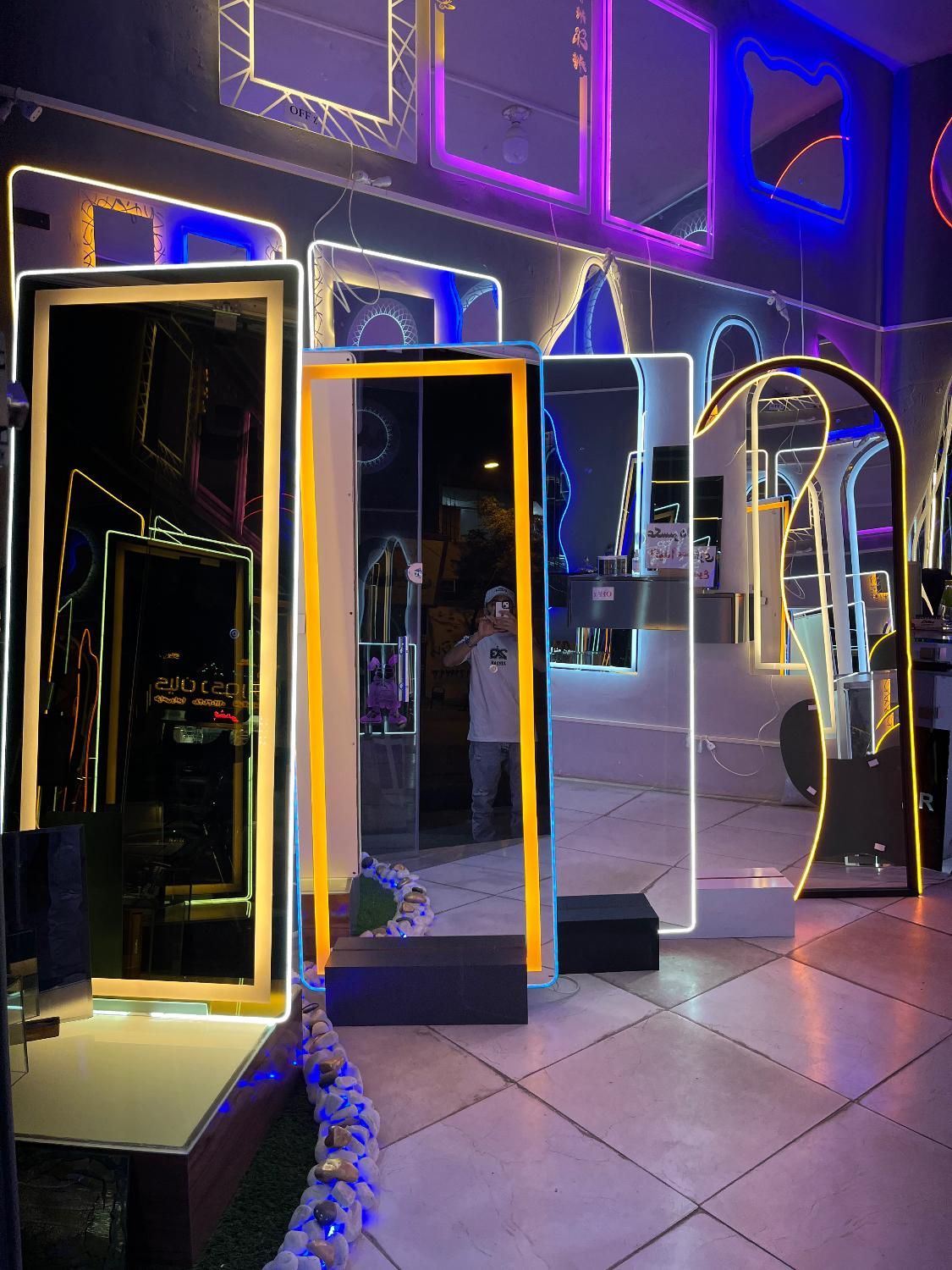 silvermirrorتخصصی ترین مرکزاینه استان|آینه|خرم‌آباد, |دیوار