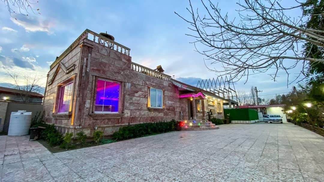 استخردار روفگاردن/بزرگ|اجارهٔ کوتاه‌مدت ویلا و باغ|بندر انزلی, قلم گوده|دیوار