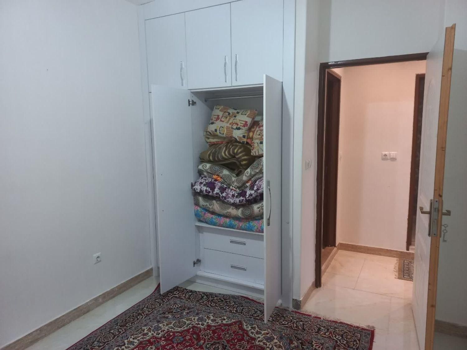 اجاره اپارتمان روزانه/پارکینگ/پکیج/اسپلیت/مرکز شهر|اجارهٔ کوتاهمدت آپارتمان و سوئیت|رشت, دباغیان|دیوار