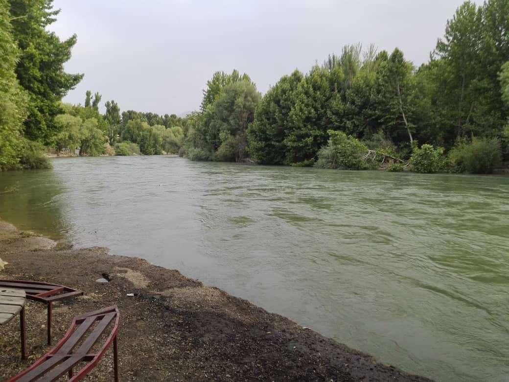 اجاره ویلا در باغ بادران باغ بهادران باغبهادران|اجارهٔ کوتاه‌مدت ویلا و باغ|اصفهان, باغ دریاچه|دیوار
