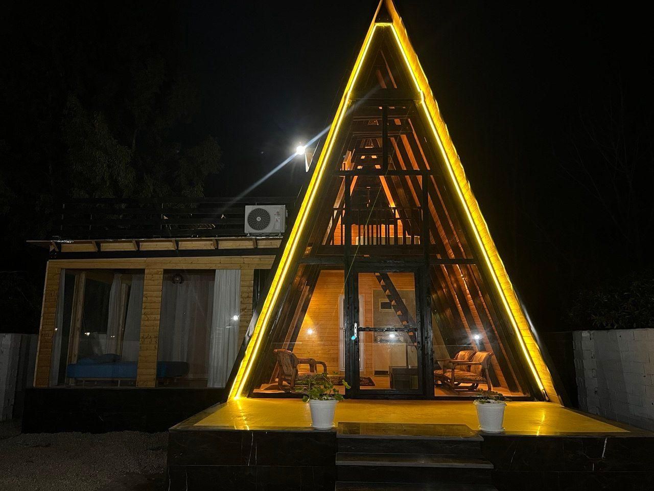 اجاره کلبه سوئیسی (ویلا باغ) فرح اباد|اجارهٔ کوتاه‌مدت ویلا و باغ|فرح آباد, |دیوار