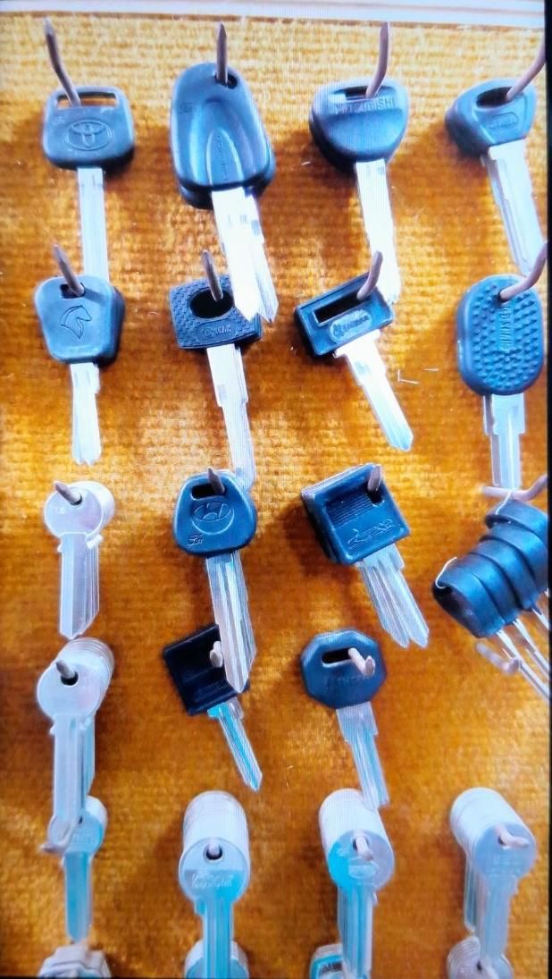 کلیدسازی و بازکردن قفل شبانه روزی|خدمات پیشه و مهارت|کرمان, |دیوار