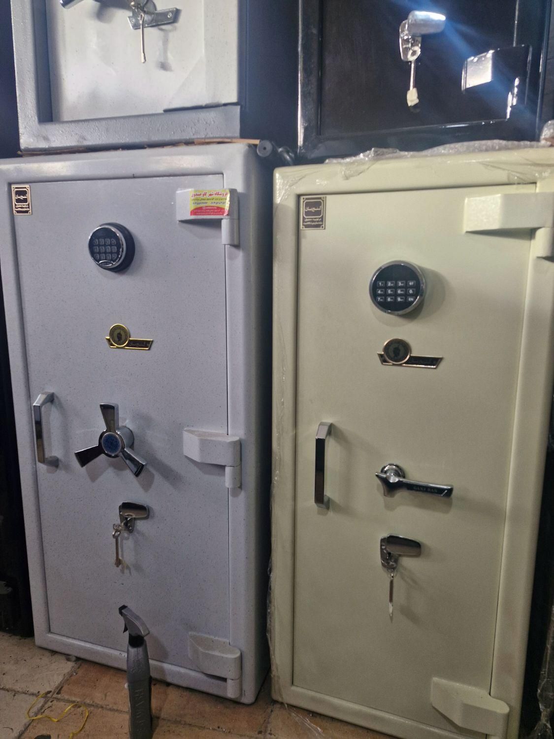 گاوصندوق 2000 کاوه خرم گاو صندوق *|ابزارآلات|تبریز, |دیوار