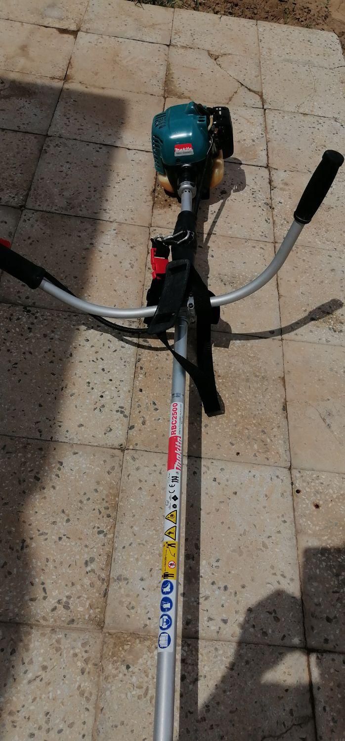 ماشین علفزن ماکیتا ژاپن اصلی RBC 2500|ماشین‌آلات صنعتی|تهران, جنت‌آباد شمالی|دیوار