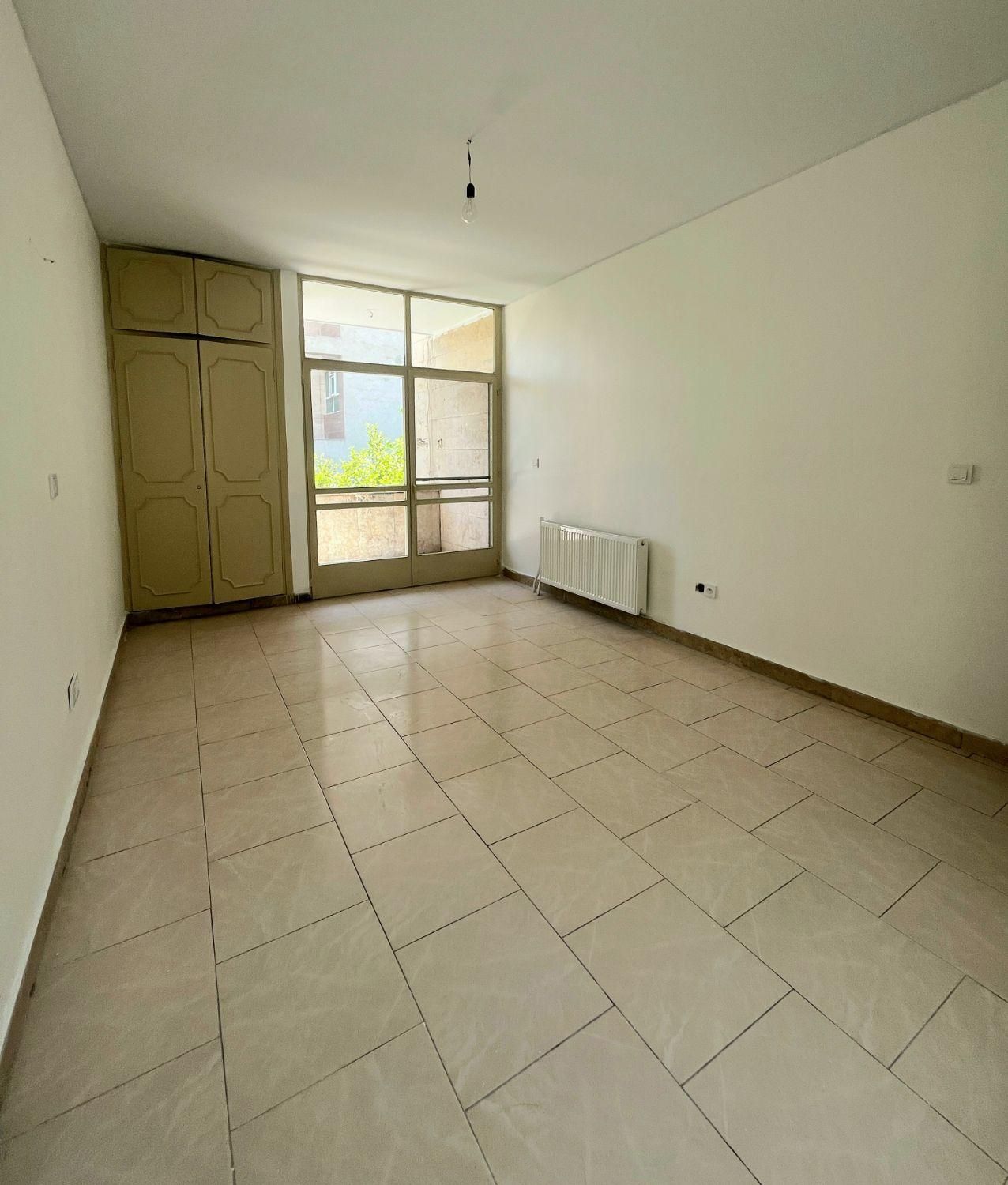 ۳۰۰ متر تک واحدی پاسداران / قابل تبدیل